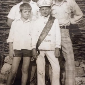 Çağan Ailesi Erkekleri